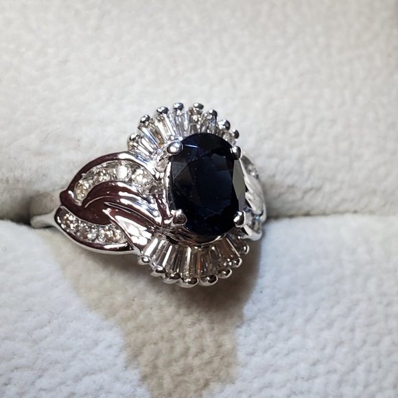 Beautiful design 14K white gold diamond & sapphire ring - Picture 7 of 12